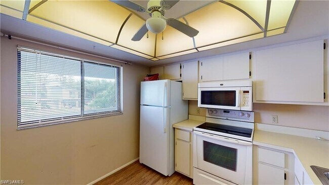Building Photo - 6300 Sugar Bush Ln