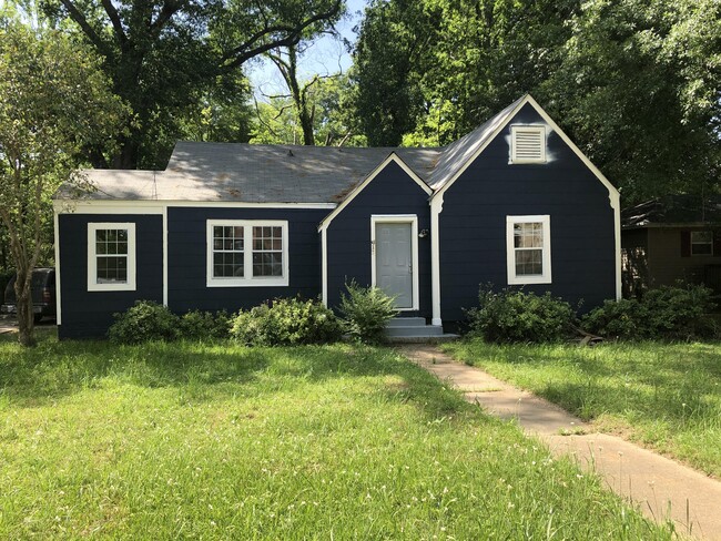 Building Photo - 611 Choctaw Rd