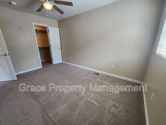 Building Photo - 5157 Paloma St