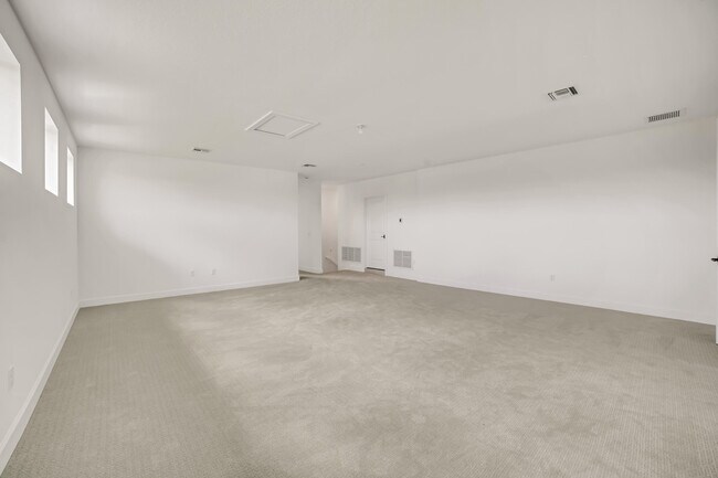 Building Photo - 20161 SE Bridgewater Dr