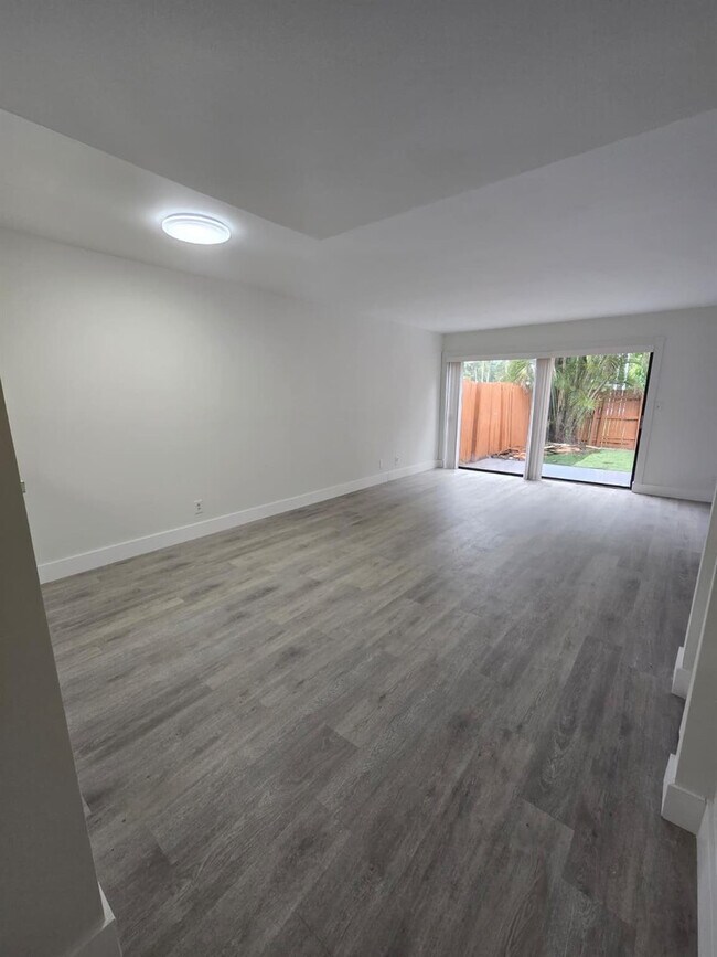 Building Photo - 7743 Balboa St