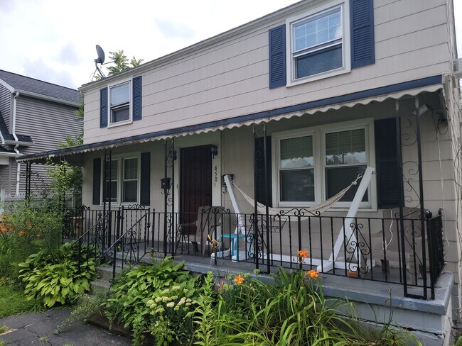 Building Photo - 450 Linden Ave