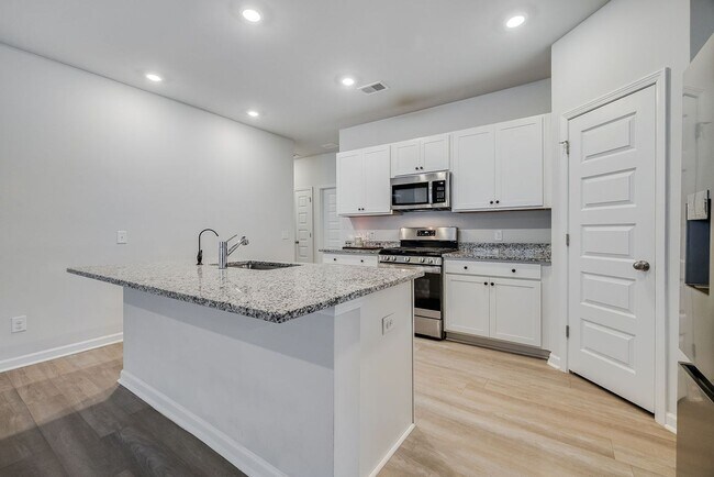 Building Photo - Spacious 4BR Home in Rincon with Fenced Yard & Modern Comforts