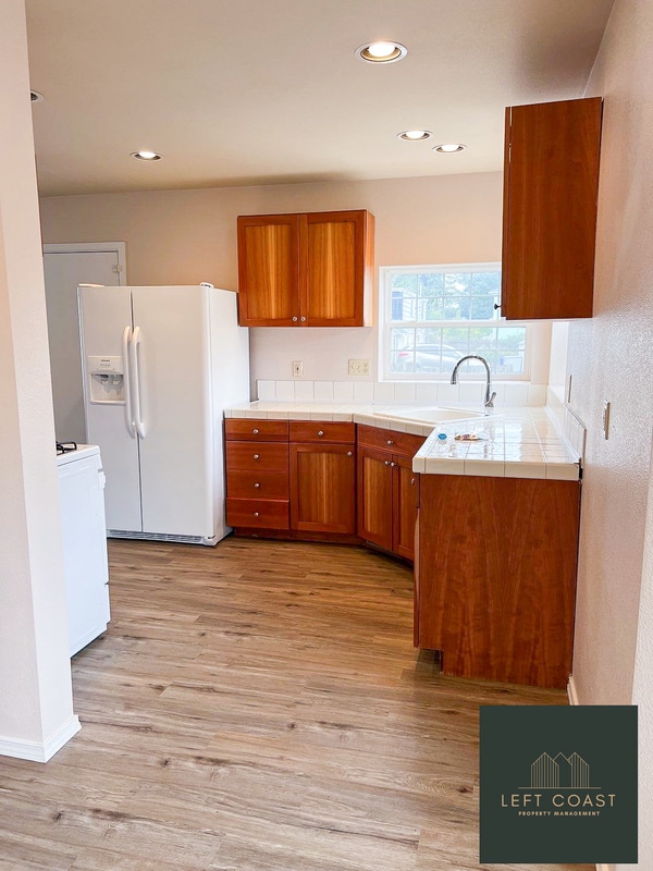 Building Photo - 6314 SW Harbor Ave