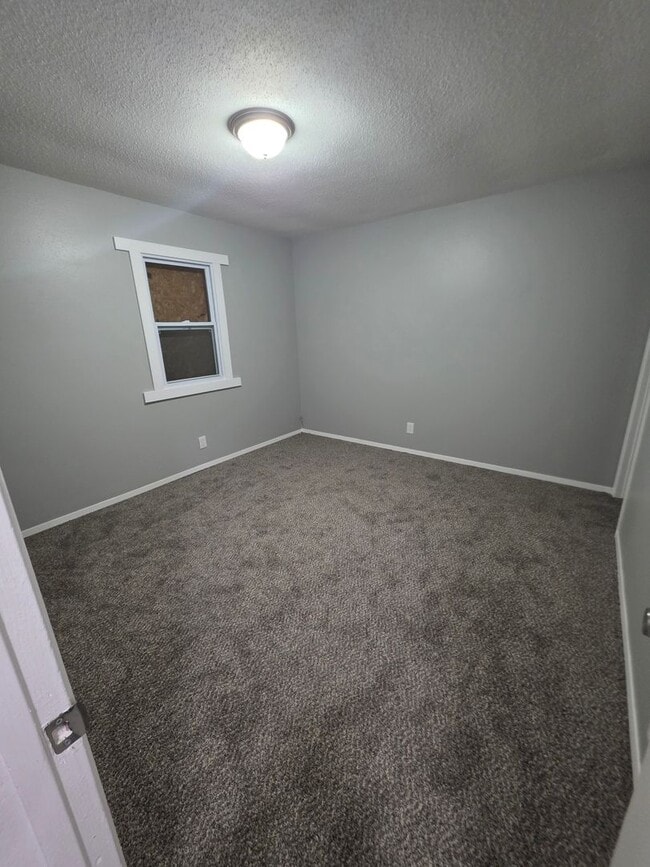 Building Photo - 1305 Richard Dr