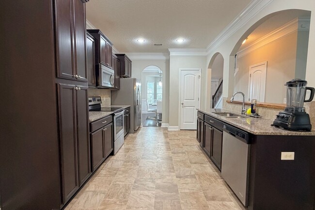 Building Photo - 44 Mount Vernon Ter