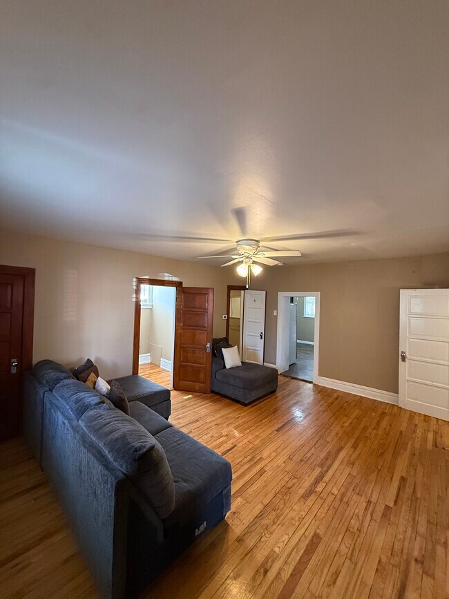 Building Photo - 3238 Mt Pleasant St