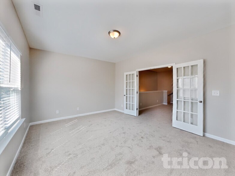 Building Photo - 75 Wrenwood Dr