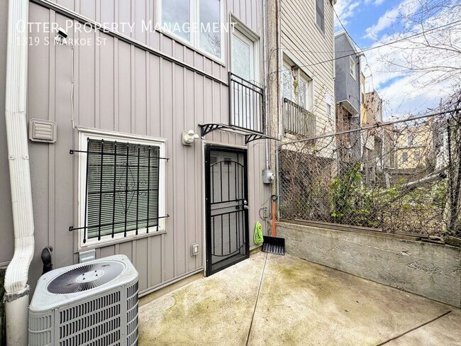 Building Photo - 1319 S Markoe St