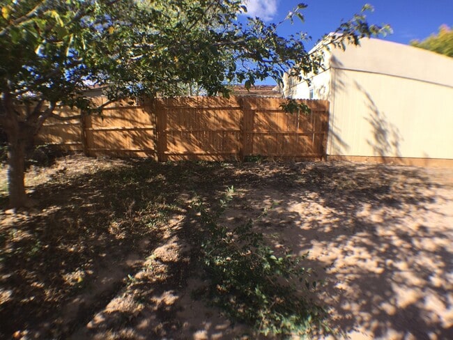 Building Photo - Cozy North Hills Home