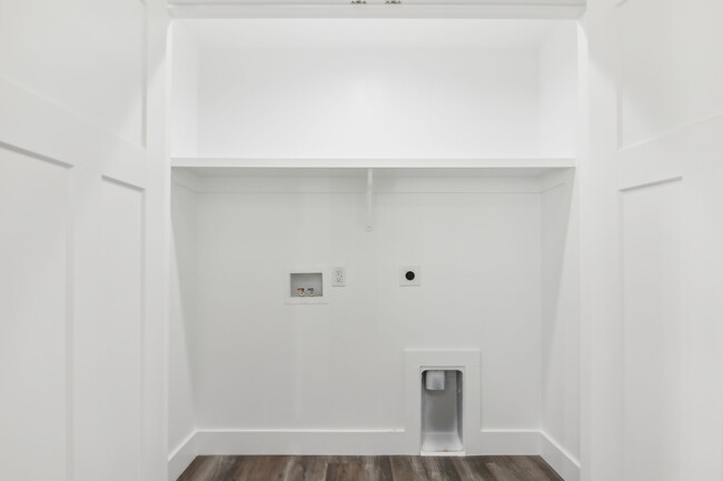 Building Photo - 4029 Cedar Fls Ln