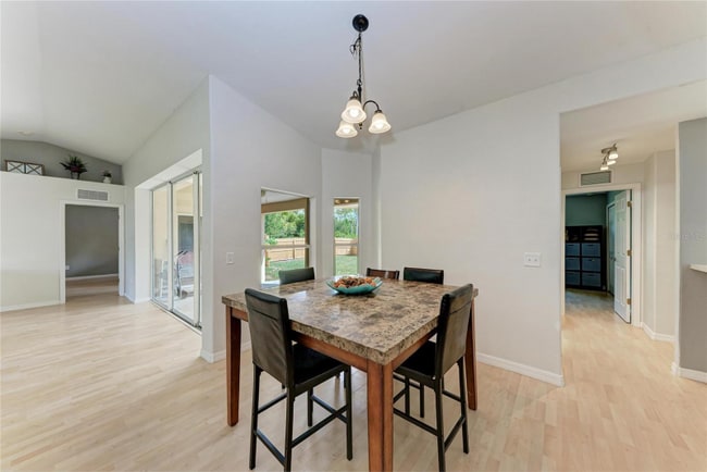 Building Photo - 4132 Shorewood St