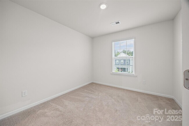 Building Photo - 5775 Soft Shell Dr