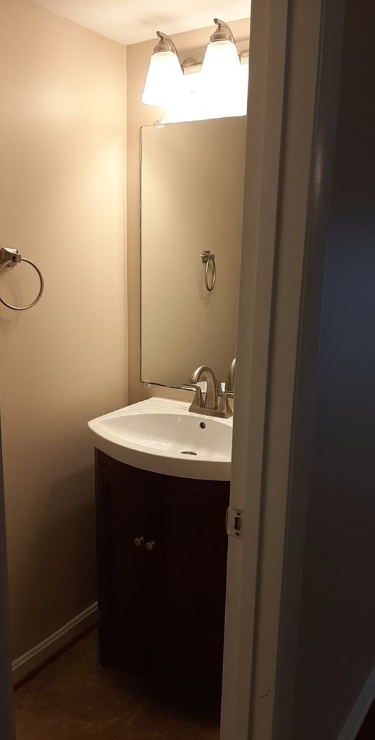 Building Photo - Spacious 3 Bedroom Condo- Olney, MD