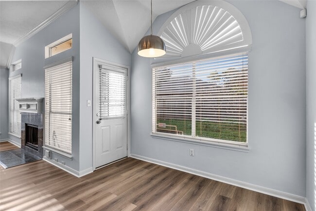 Building Photo - 1907 Heather Cove Ct