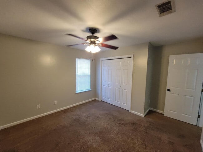 Building Photo - 1500 Cedar Hill Trail