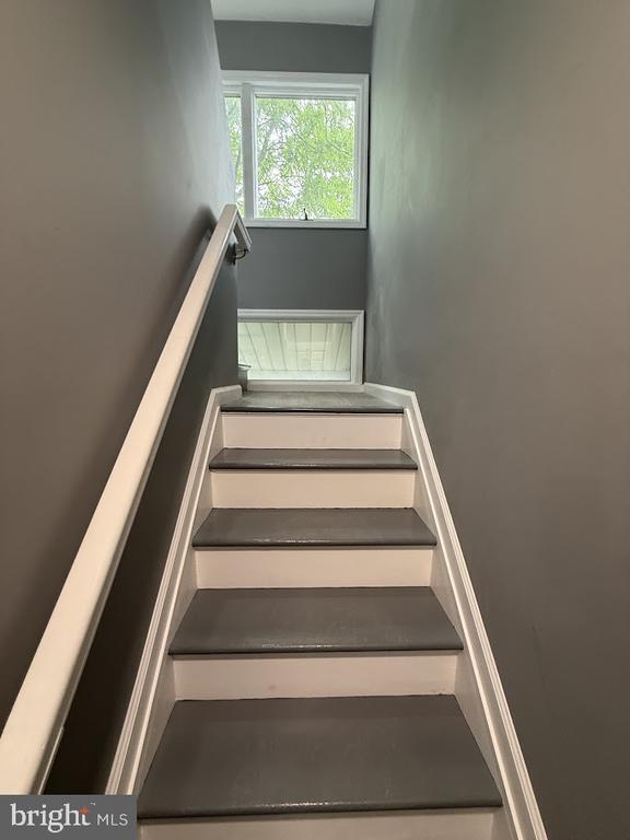 Building Photo - 178 Crosswicks Rd