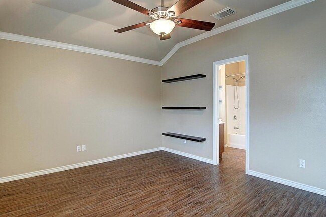 Building Photo - 2409 Gold Star Dr