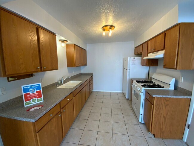 Building Photo - 3 Bedroom Single Story Home Available Near San Pedro Dr NE & McLeod Rd NE!