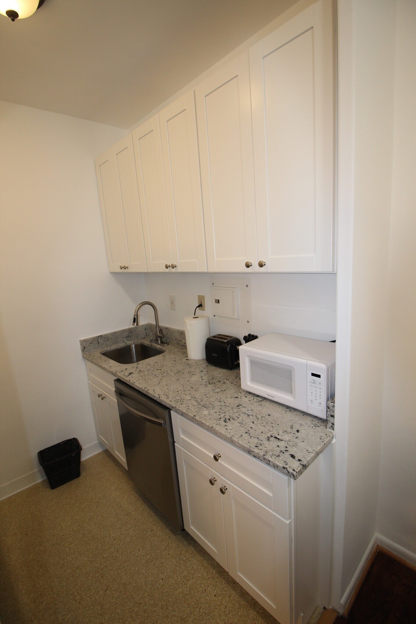 Building Photo - 522 21st St NW