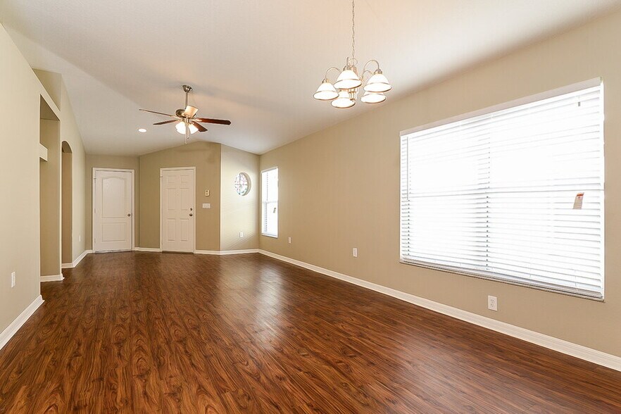 Building Photo - 1533 Marsh Wood Dr