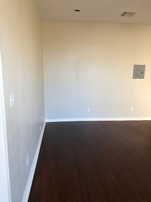 Building Photo - 524 23rd St