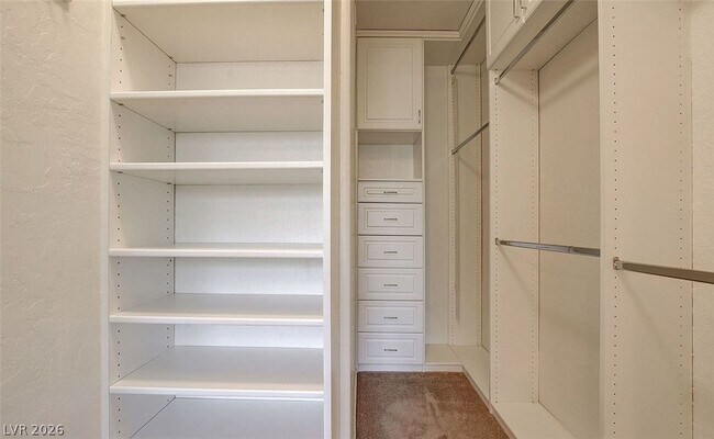 Building Photo - 6868 Sky Pointe Dr