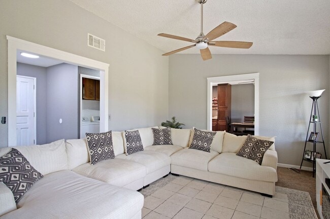 Building Photo - Coming Soon! Charming 3-bedroom, 2-bathroo...