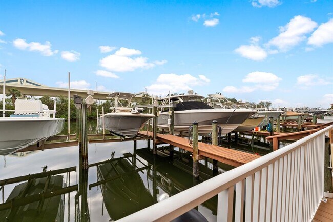 Building Photo - 5000 Culbreath Key Way