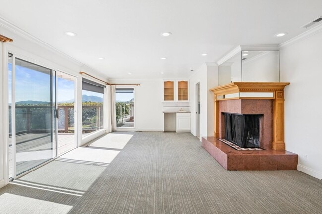 Building Photo - Bay View Home In Peacock Gap