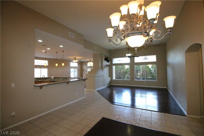 Building Photo - 1520 Vía Cassia