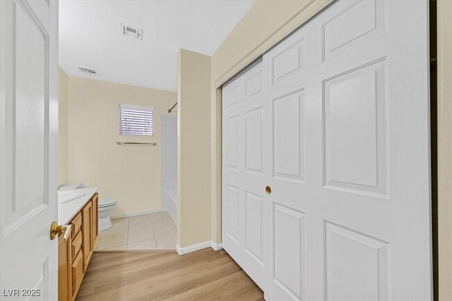 Building Photo - 137 Tapatio St
