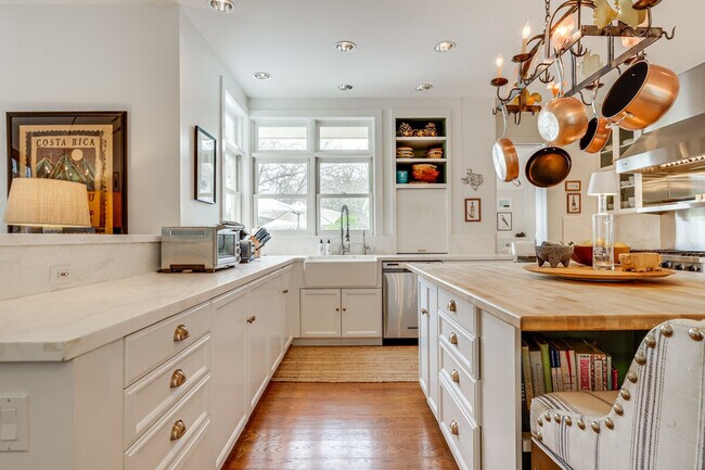 Building Photo - 6256 Dry Creek Rd