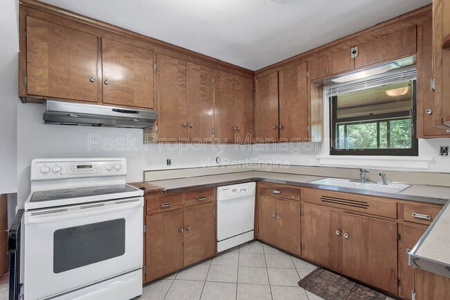 Building Photo - 7630 Whittington Dr