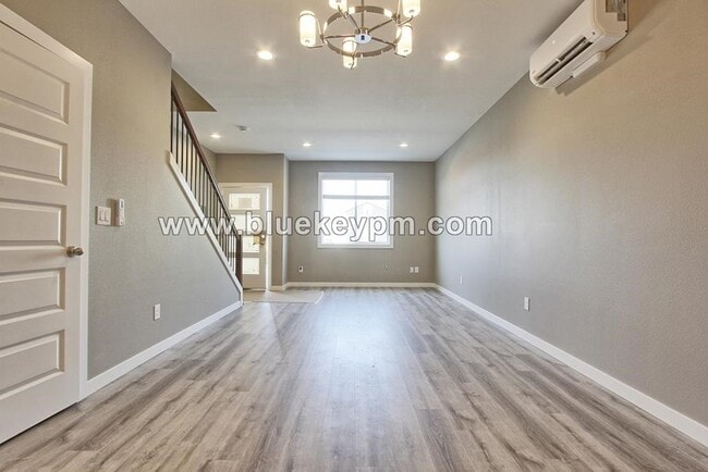 Primary Photo - 2 Primary Bedrooms and 2.5 Bathrooms Uptow...