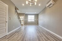 Building Photo - 2 Primary Bedrooms and 2.5 Bathrooms Uptow...