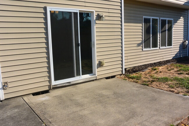 Building Photo - 6307 NE 59th Ct