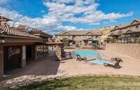 Building Photo - 3419 S River Rd