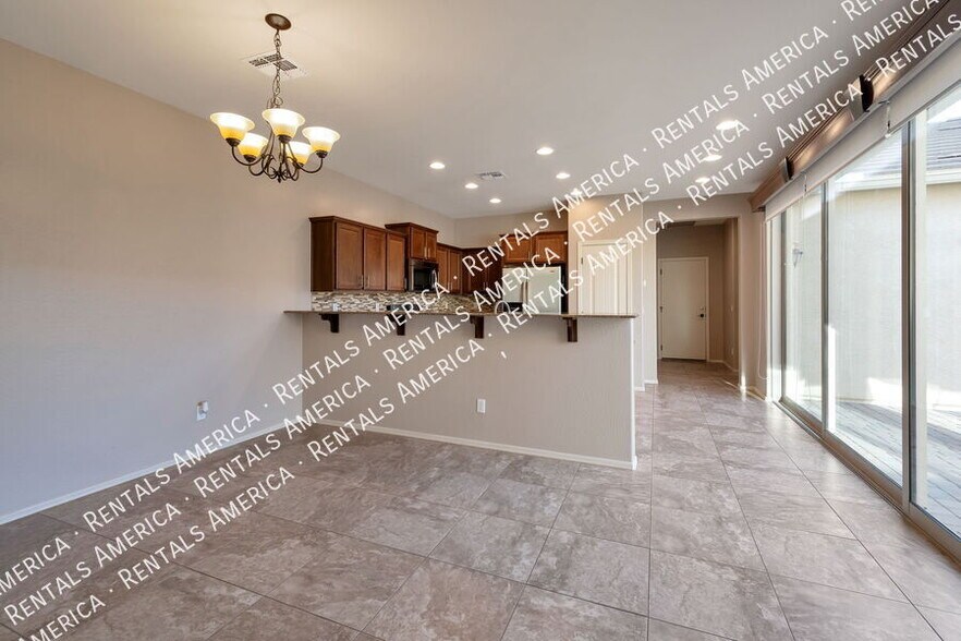 Building Photo - 3863 S Verbena Ave