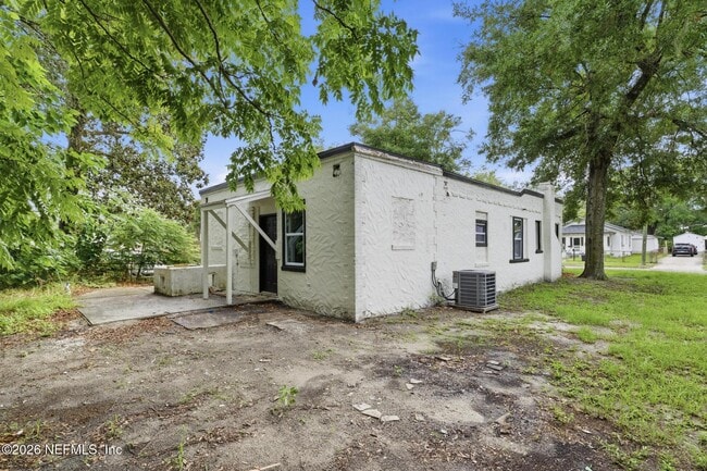Building Photo - 1715 Brackland St