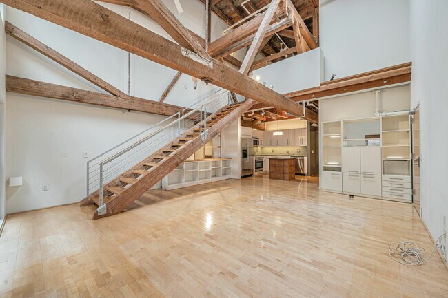 Building Photo - 650 Delancey St