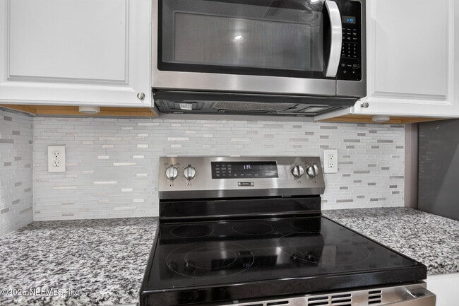 Building Photo - 3183 Wavering Ln