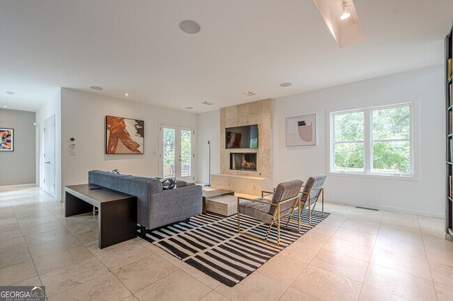Building Photo - 2269 Briarwood Hills Dr NE