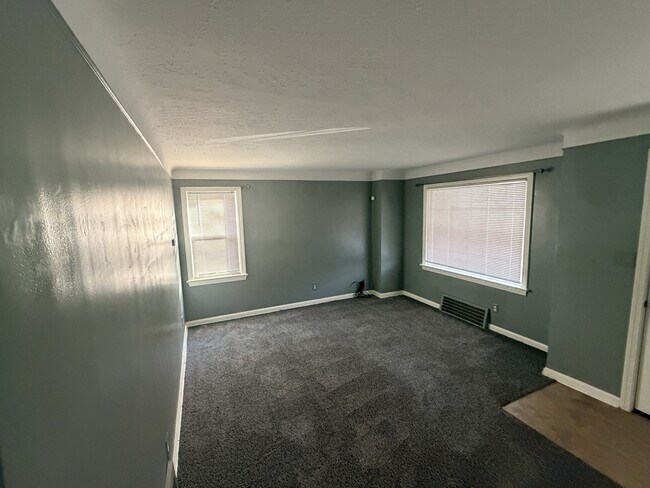 Building Photo - 4177 Ellison Rd