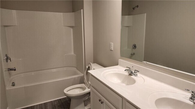 Building Photo - 400 Grey Falcon Ave