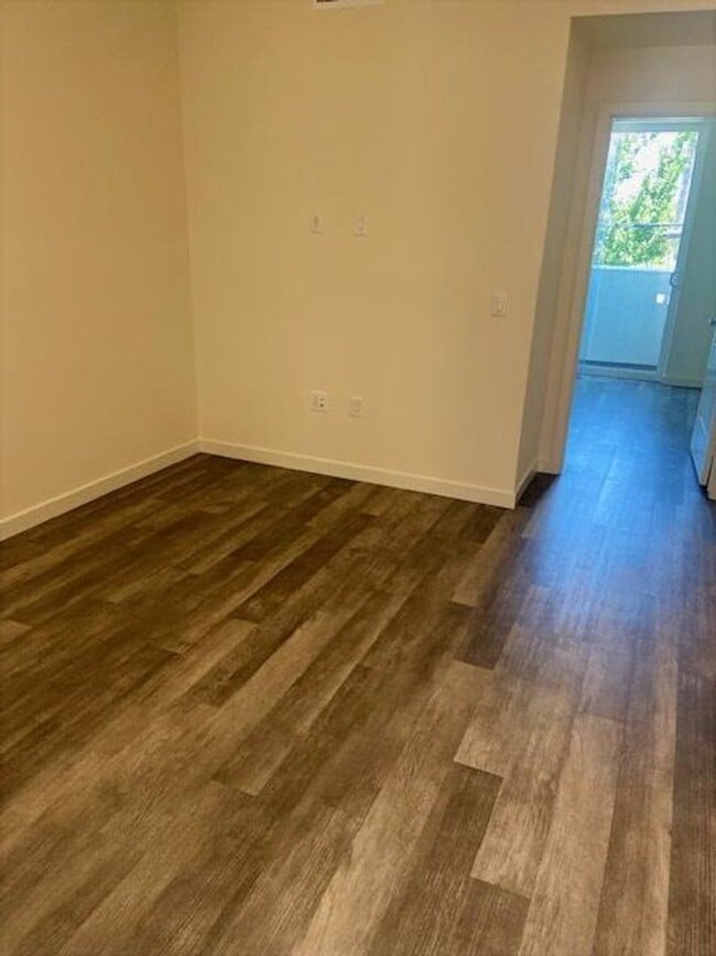 Interior Photo - 3500 Chesapeake