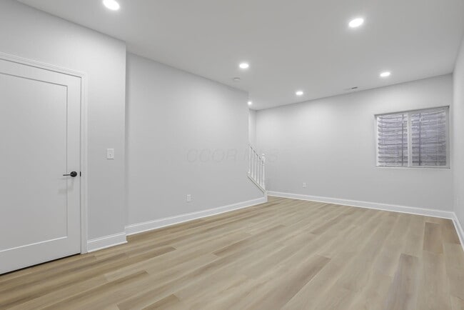 Building Photo - 961 Heyl Ave