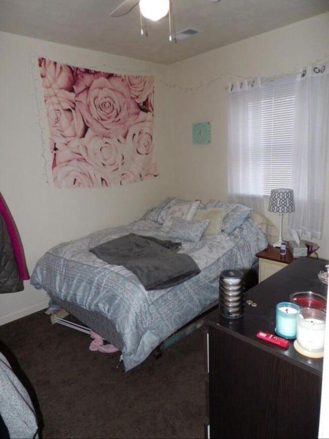 Building Photo - 1918 Jane St