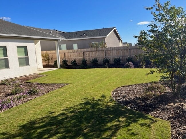 Building Photo - Lennar Ironsides 3 Bed 2 Bath AVAILABLE FOR RENT NOW!