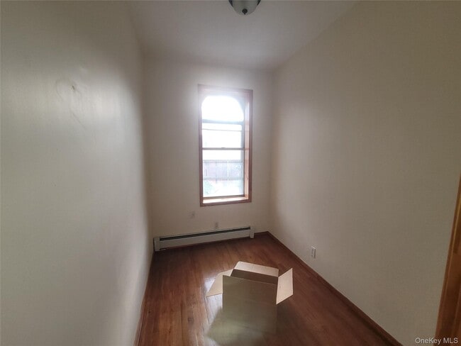 Building Photo - 433 Jerome St